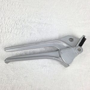 Vintage Aluminum Garlic Press – Made in Taiwan – Sturdy Kitchen Tool